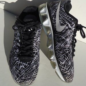 SIZE 9. Nike Air Max Tailwind 8 running sneakers shoes.